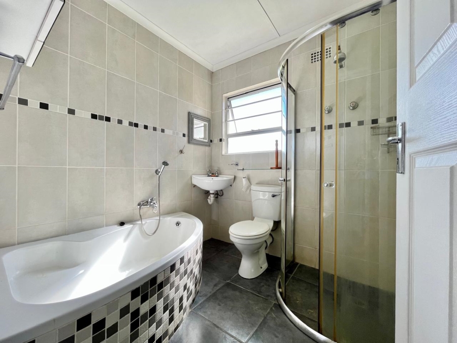 2 Bedroom Property for Sale in Kwelera Eastern Cape